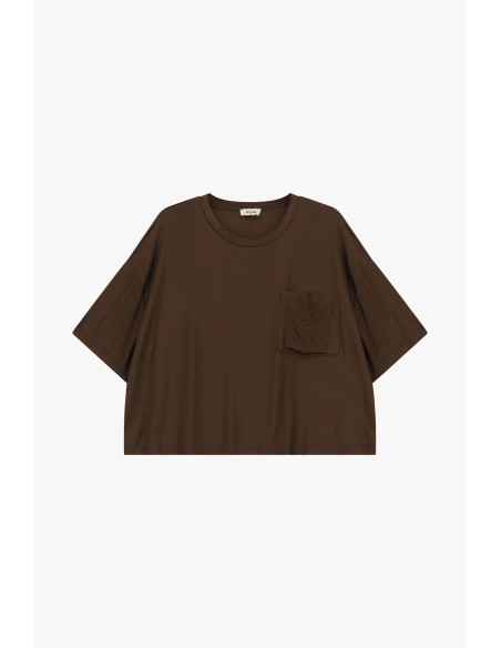T-shirt met geborduurd borstzakje en boxy fit van Dixie