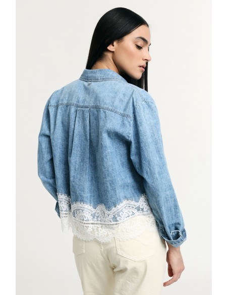 Blouse met klassieke kraag en kanten boord, alstublieft