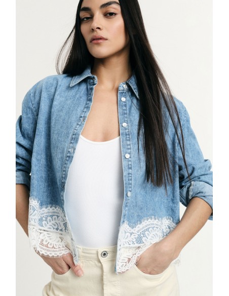 Blouse met klassieke kraag en kanten boord, alstublieft