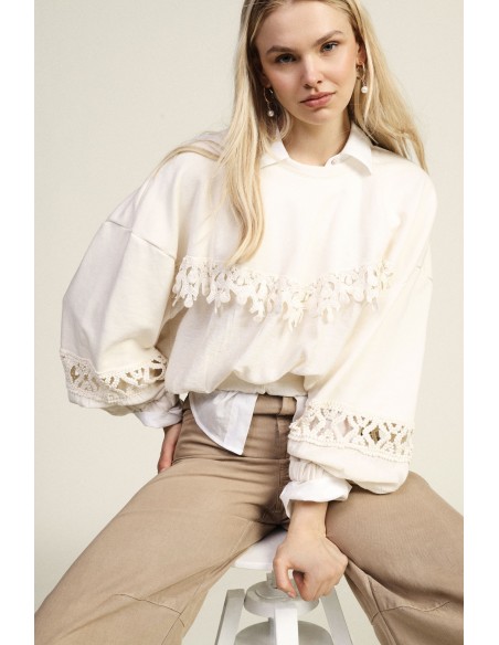 Ruime sweater met opengewerkte details en geborduurde inzetstukken Dixie