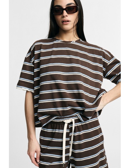 Ruimvallend gestreept T-shirt met kanten randje aan de mouwen Please
