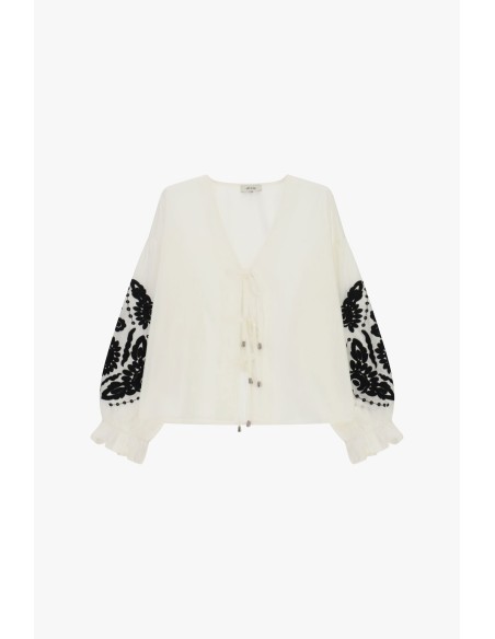 Ruime blouse met bloemenborduursels en striklinten van Dixie