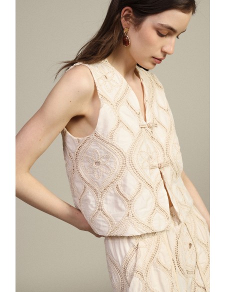 Kort geborduurd gilet met knoopsluiting Dixie