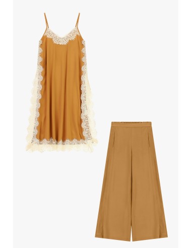 Set met wijde broek en top met kant Dixie