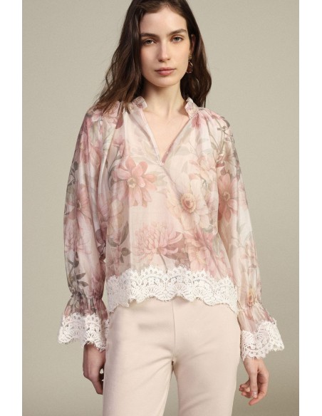 Bloes met bloemenprint, kanten biezen en wijde mouwen Dixie