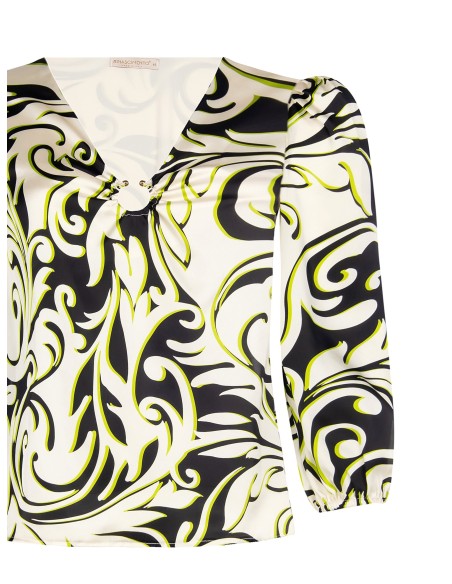 Getailleerde Curvy-blouse van bedrukte satijnstof met metalen ring aan de halslijn – Rinascimento Curvy