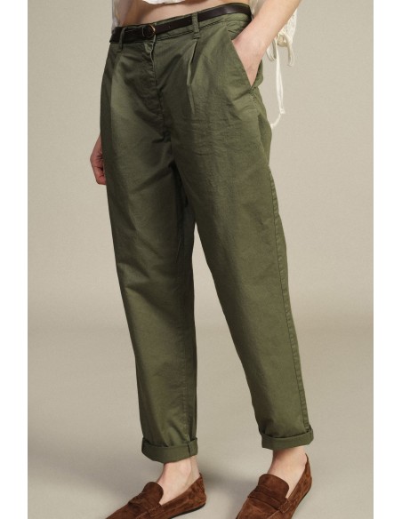 Chino-fit broek met smalle tailleband en omslagen van Dixie