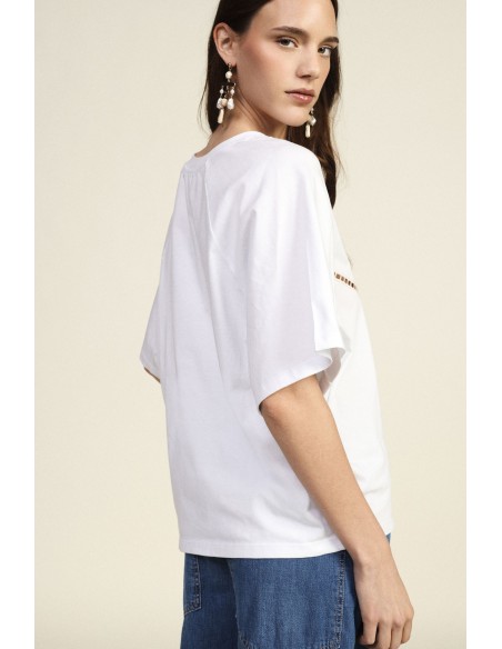 Kort T-shirt met geometrisch borduursel en V-hals Dixie