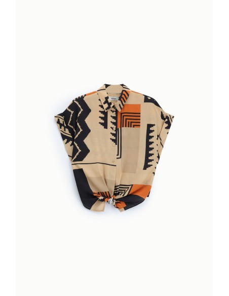 Dixie blouse met geometrische print, wijde mouwen en knoop aan de voorkant