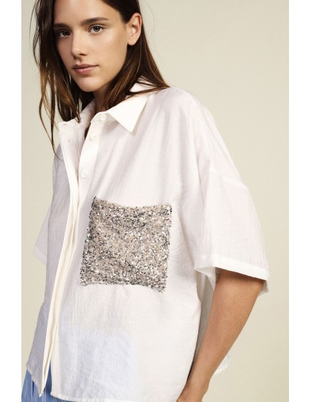 Boxy shirt met korte mouwen en paillettenborstzak van Dixie