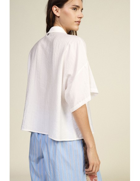 Boxy shirt met korte mouwen en paillettenborstzak van Dixie