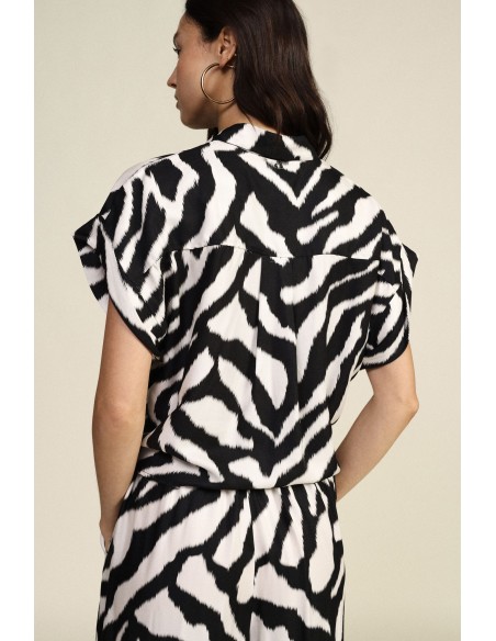 Dixie blouse met dierenprint en knoop aan de voorkant