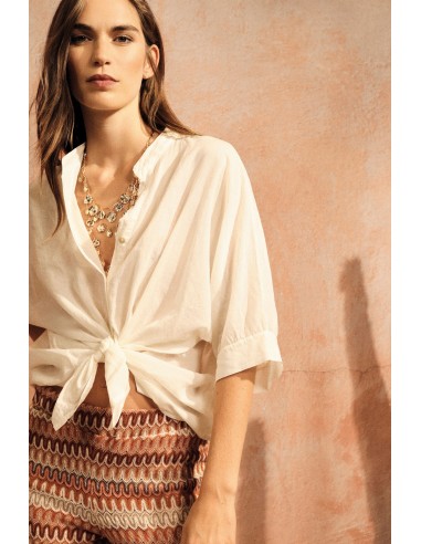Cropped blouse met knoopdetail aan de voorkant en omgeslagen mouwen van Dixie