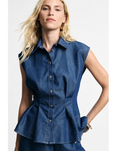 Mouwloze blouse met plooien aan de voorkant en knopen, alstublieft