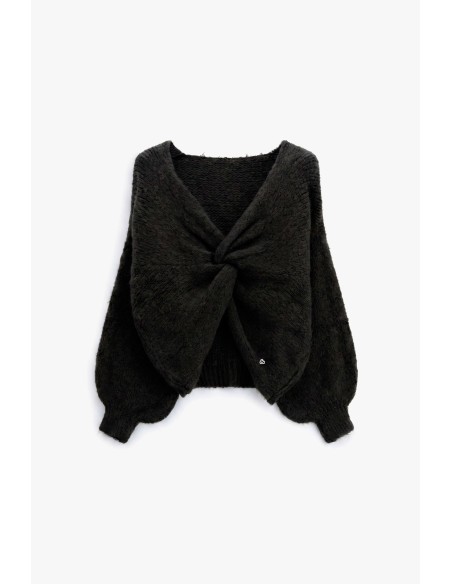 Gebreid vest met een knoop aan de voorkant en wijde mouwen aub