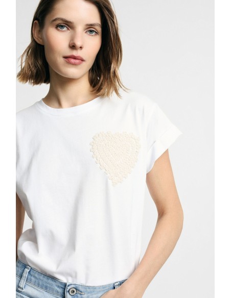 T-shirt met korte mouwen en geborduurd hartje aan de voorkant alstublieft