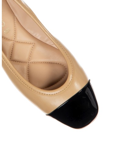 Ballerina's van gewatteerd imitatieleer met ketting en enkelbedel