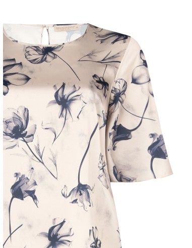 Curvy-blouse van satijn met grote vervaagde bloemen en korte mouwtjes – Rinascimento Curvy