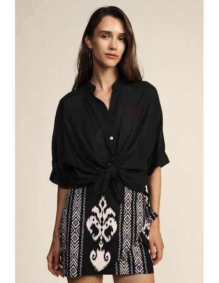 Cropped blouse met knoopdetail aan de voorkant en omgeslagen mouwen van Dixie