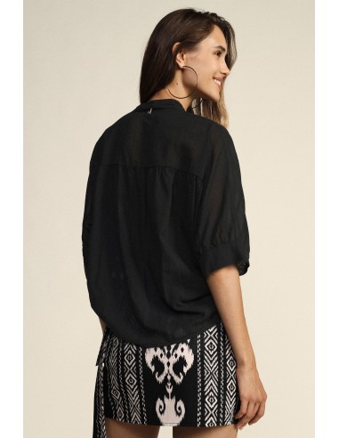 Cropped blouse met knoopdetail aan de voorkant en omgeslagen mouwen van Dixie