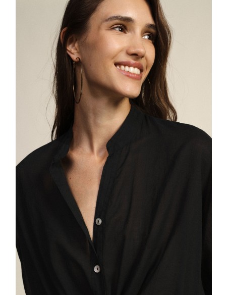 Cropped blouse met knoopdetail aan de voorkant en omgeslagen mouwen van Dixie