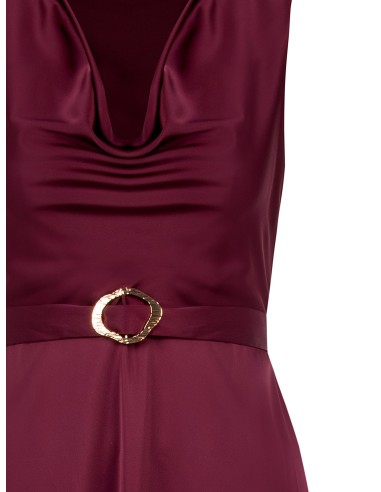 Lange curvy-jurk van satijn met geïntegreerde riem en gesp van Rinascimento Curvy