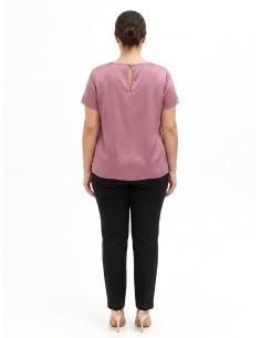 Curvy-blouse van soepel satijn met dubbele druppelvormige uitsparing – Rinascimento Curvy 2