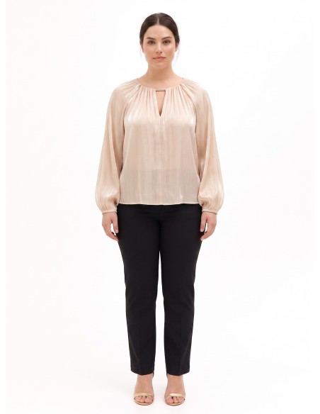 Soepelvallende curvy blouse van gelamineerd satijn met cut-out en juweeldetail Rinascimento Curvy