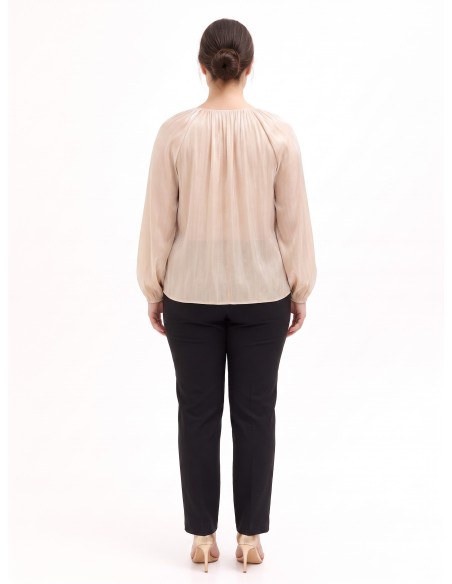 Soepelvallende curvy blouse van gelamineerd satijn met cut-out en juweeldetail Rinascimento Curvy