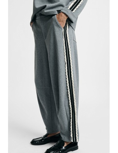 Joggingbroek met pasvorm en zijbanden met strepen, alstublieft
