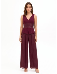 Palazzo-jumpsuit van gelamineerd satijn met een soepelvallend lijfje van Rinascimento-stof