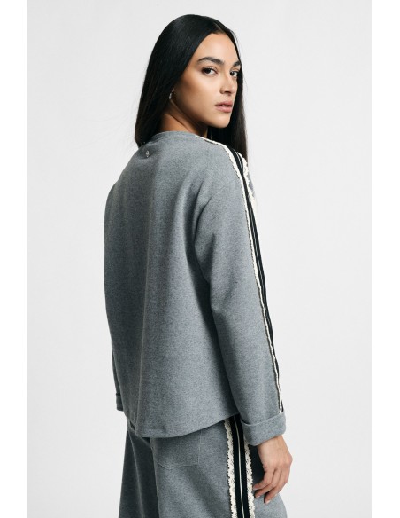 Sweater met ronde hals en strepen op de mouwen alstublieft