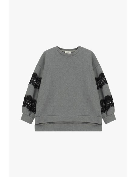 Ruime sweater met kanten inzetstukken op de mouwen Dixie