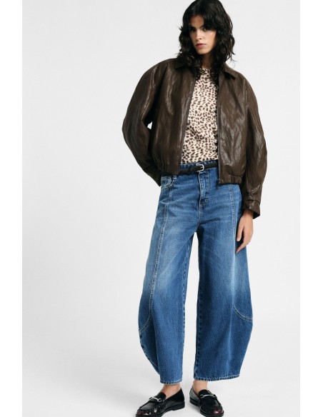 Jeans met balloon fit, hoge taille en afgeronde naden alstublieft