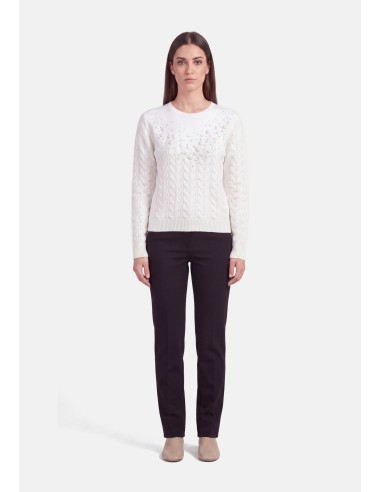 Liu Jo-trui met tweedelige look