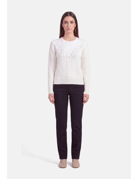 Liu Jo-trui met tweedelige look