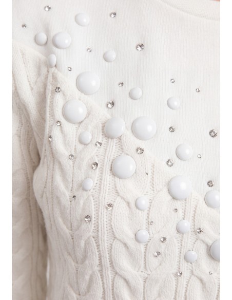 Liu Jo-trui met tweedelige look