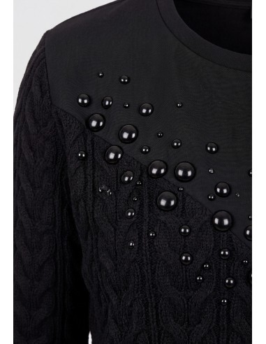Liu Jo-trui met tweedelige look