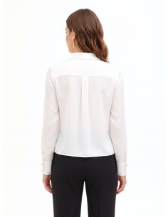 Blouse van mat satijn met geplooid middenpand en verborgen knopen Rinascimento 2