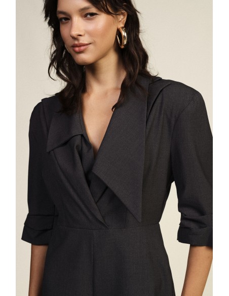 Korte jumpsuit met reverskraag en gerimpelde mouwen Dixie