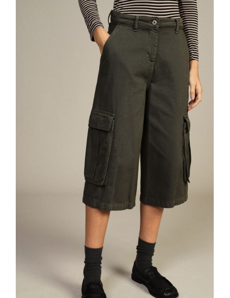 Karamelkleurige shorts met ruime zijzakken Dixie