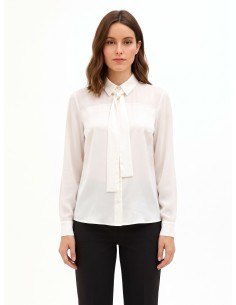 Vloeiende blouse van satijn en georgette met das Rinascimento