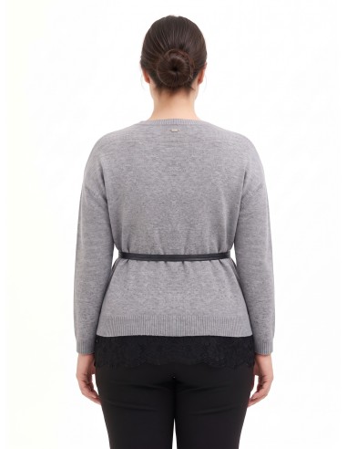 Ruime curvy-trui met kanten onderrand en lange, smalle riem van imitatieleer – Rinascimento Curvy