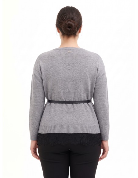 Ruime curvy-trui met kanten onderrand en lange, smalle riem van imitatieleer – Rinascimento Curvy