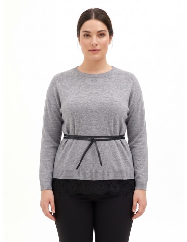 Ruime curvy-trui met kanten onderrand en lange, smalle riem van imitatieleer – Rinascimento Curvy