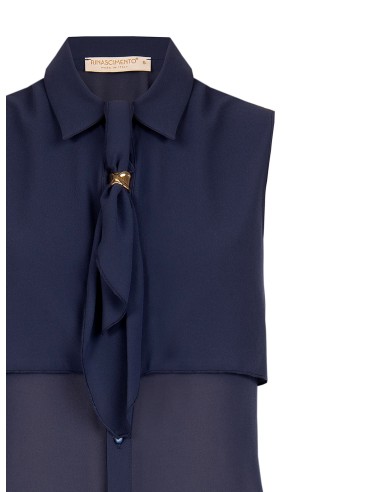 Getailleerde blouse van georgette met strikdas en juweeldetail van Rinascimento