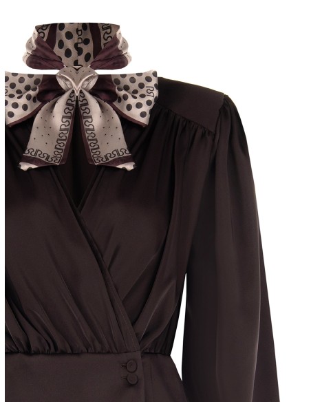 Wikkelblouse van satijn met V-hals en afneembare foulard met logo van Rinascimento