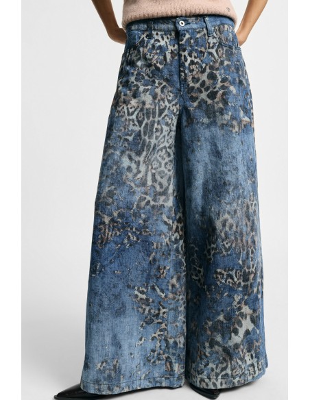 Dierenprintjeans met zeer wijde pijpen en normale taille aub