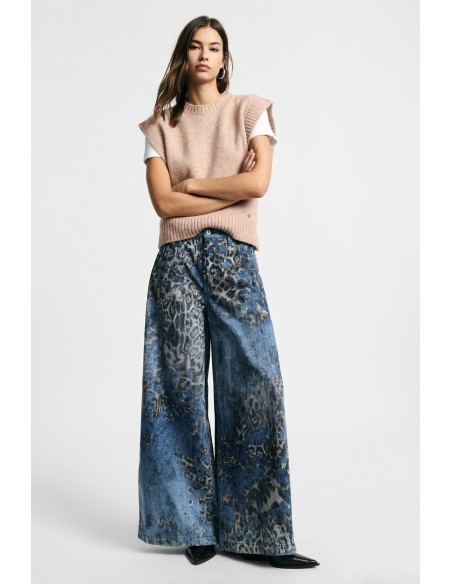 Dierenprintjeans met zeer wijde pijpen en normale taille aub