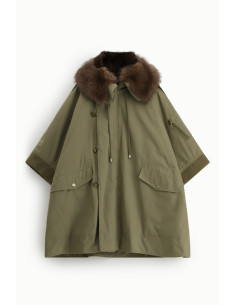 Oversized jas met houtje-touwtjesluiting en bontkraag van Dixie 2